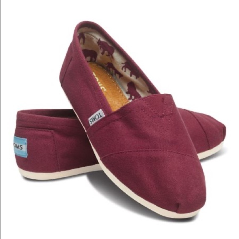 BNIB TOMS Canvas Classic Slip On Flats Loafer Wine